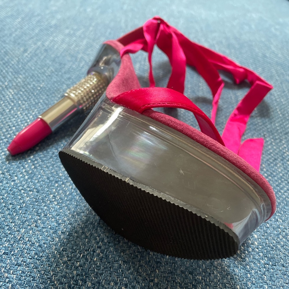 Lipstick Platform Heels - Picture 2 of 6